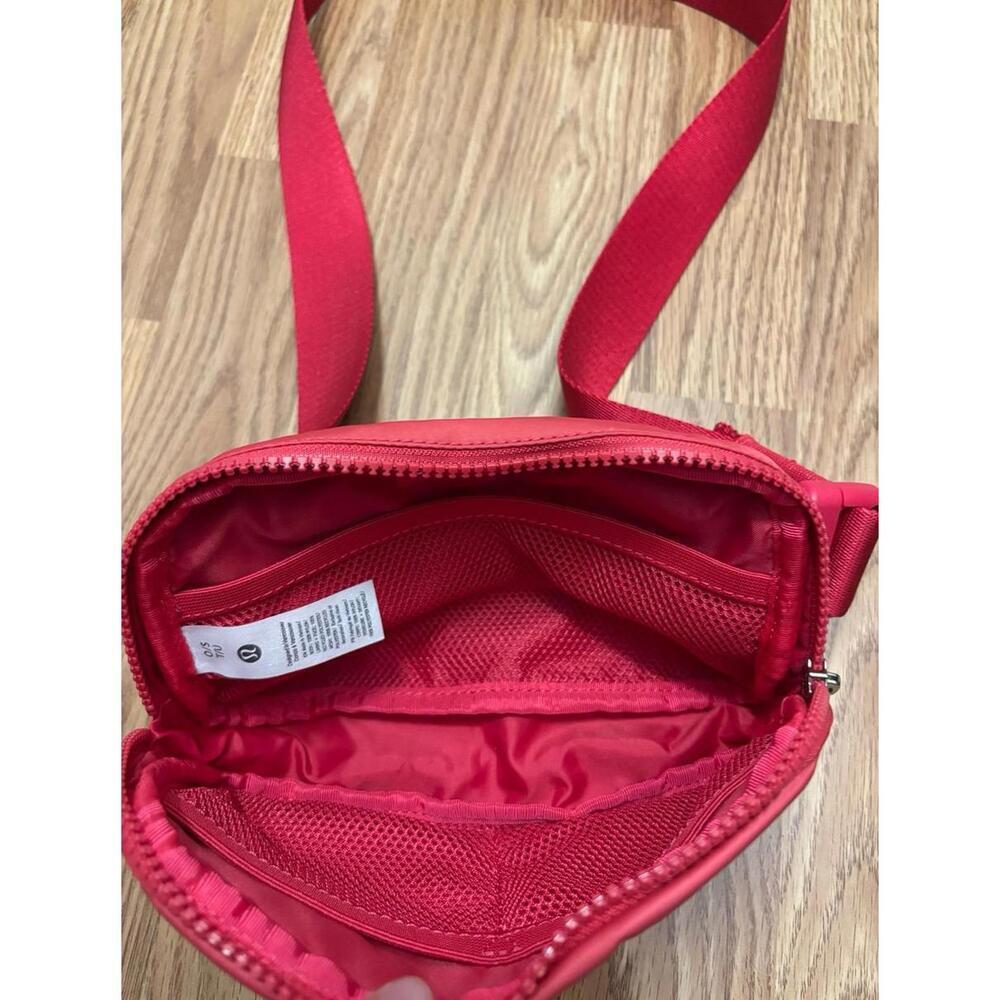 Lululemon Belt Bag - Picture 5 of 6